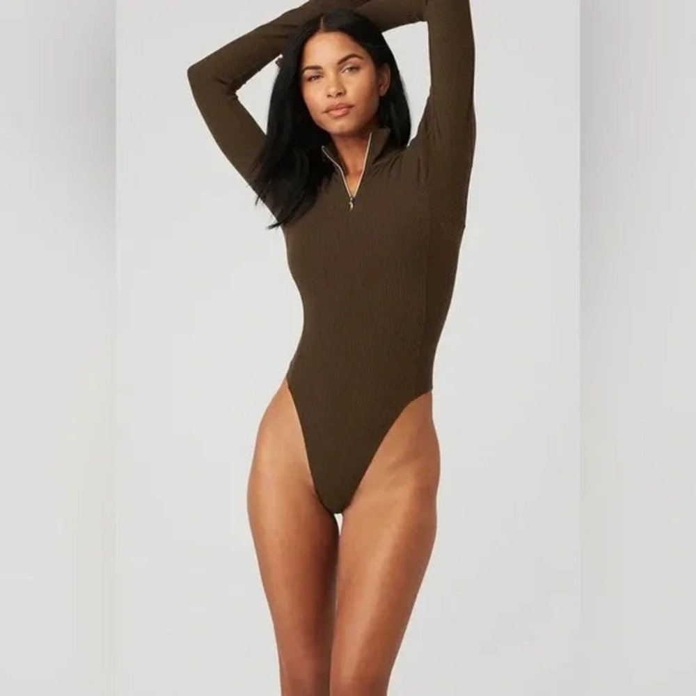 Alo Yoga Rise Up Long Sleeve Ribbed Espresso Bodysuit Size XS